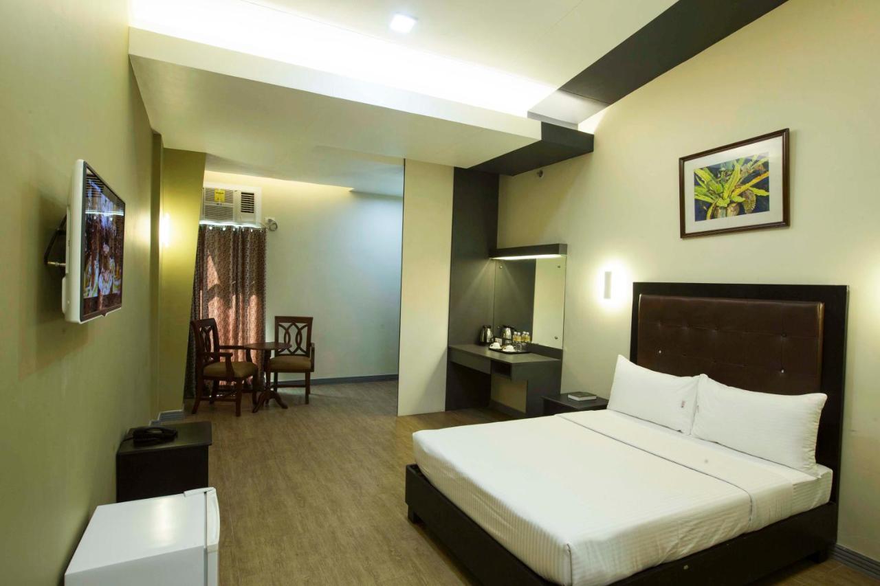 The Lucky 9 Budget Hotel Tagum Buitenkant foto
