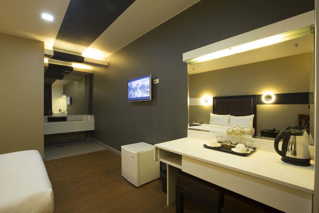 The Lucky 9 Budget Hotel Tagum Buitenkant foto