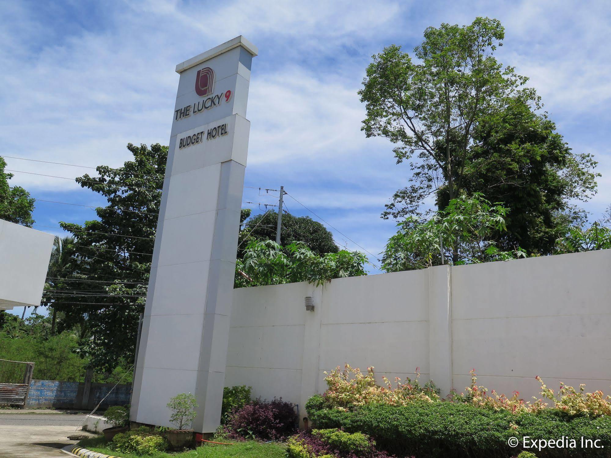 The Lucky 9 Budget Hotel Tagum Buitenkant foto