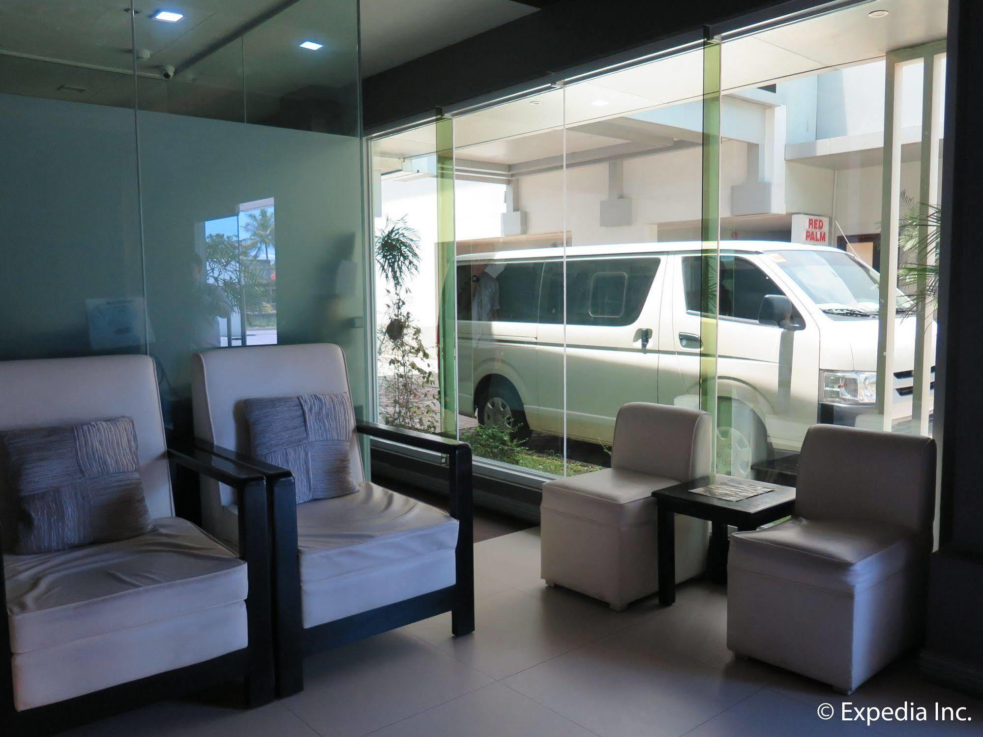 The Lucky 9 Budget Hotel Tagum Buitenkant foto