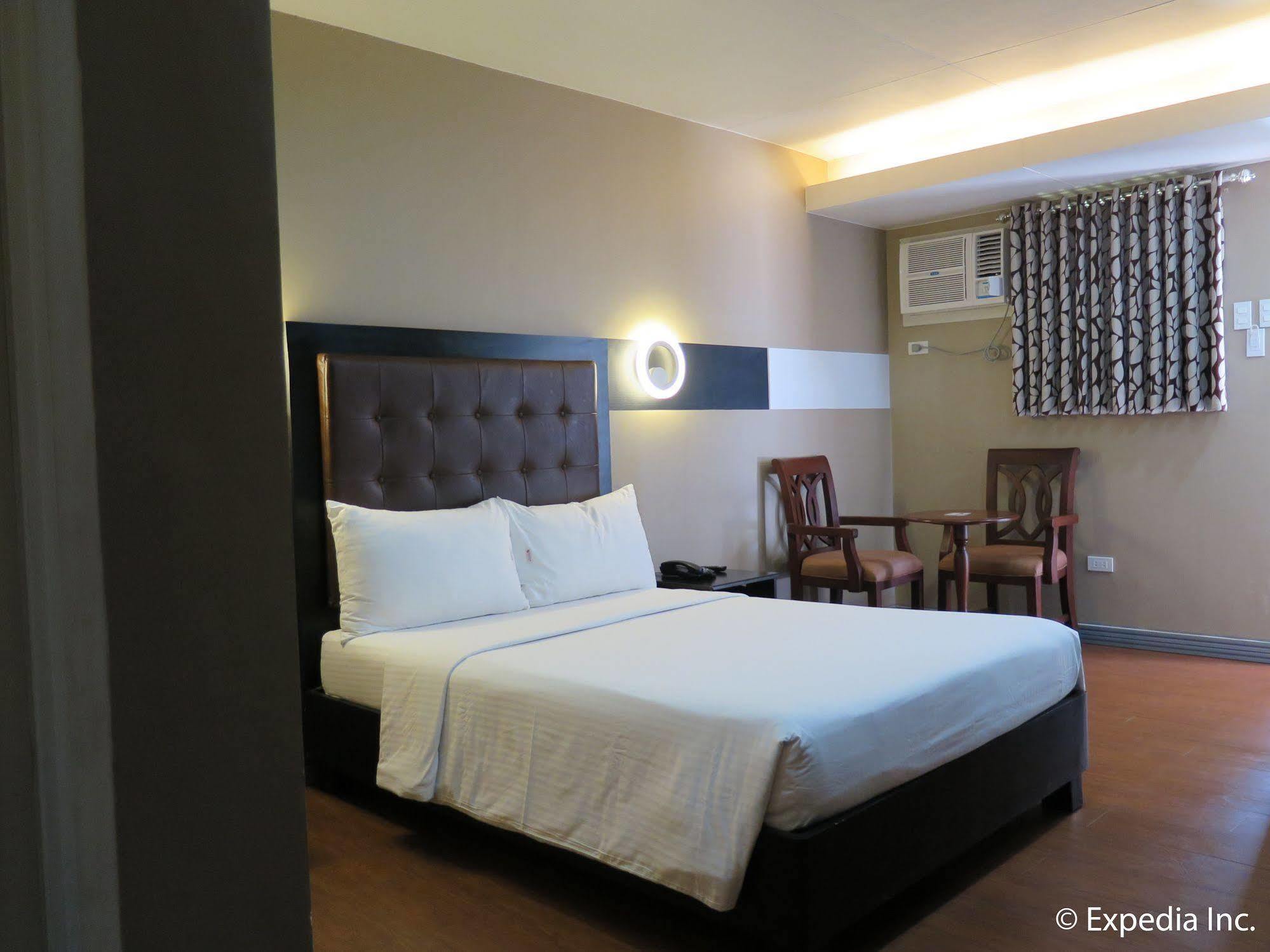 The Lucky 9 Budget Hotel Tagum Buitenkant foto