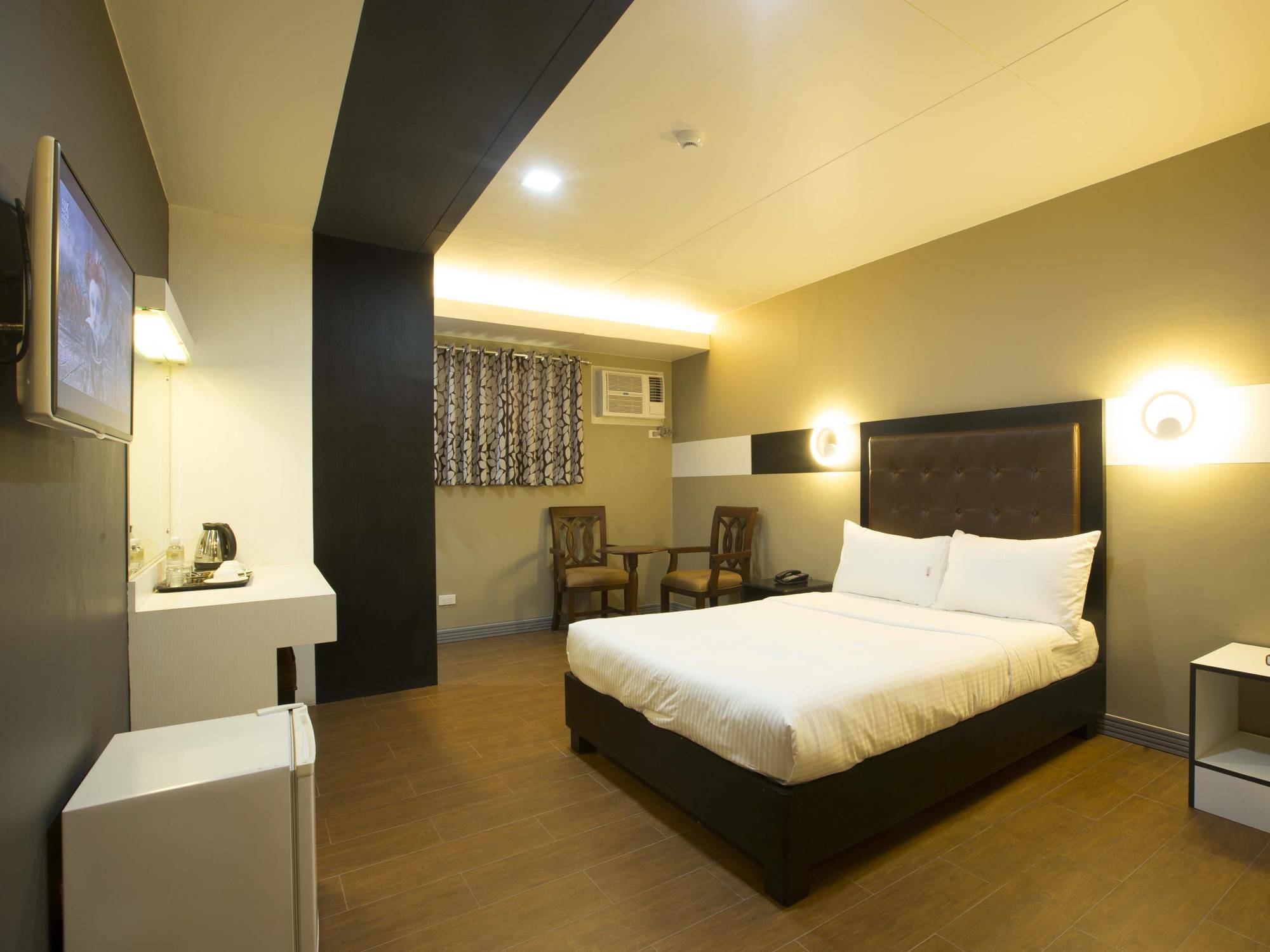 The Lucky 9 Budget Hotel Tagum Buitenkant foto