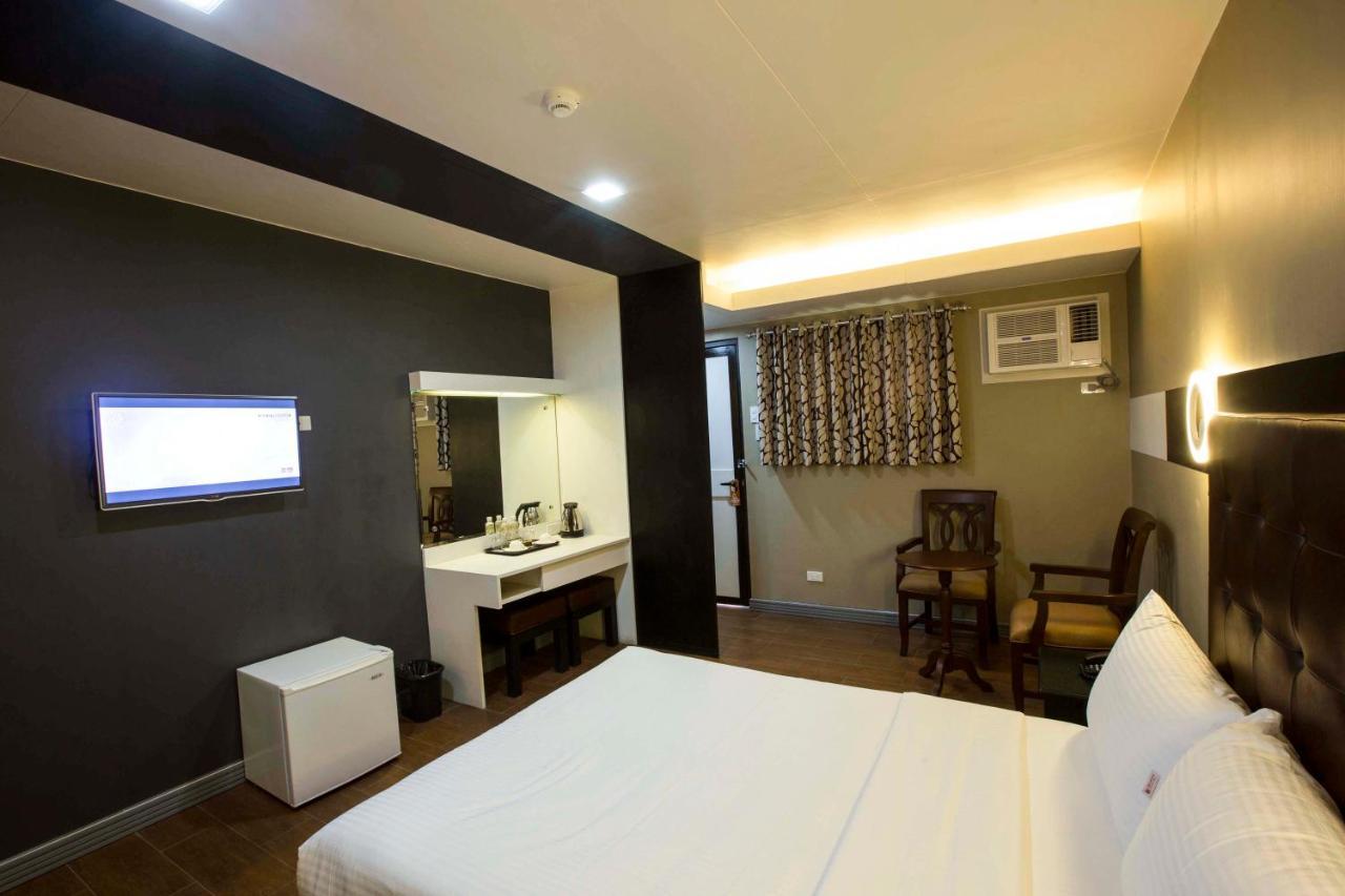 The Lucky 9 Budget Hotel Tagum Buitenkant foto