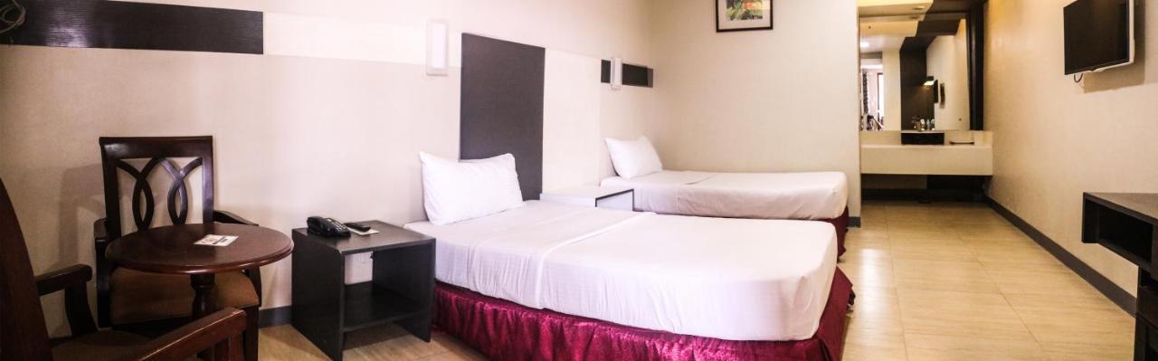 The Lucky 9 Budget Hotel Tagum Buitenkant foto
